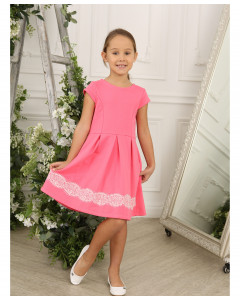 Ярко-розовое платье с гипюром для девочки 80907-ДН21
