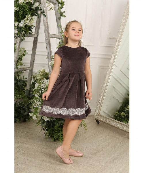 Велюровое платье с гипюром для девочки 80905-ДН21